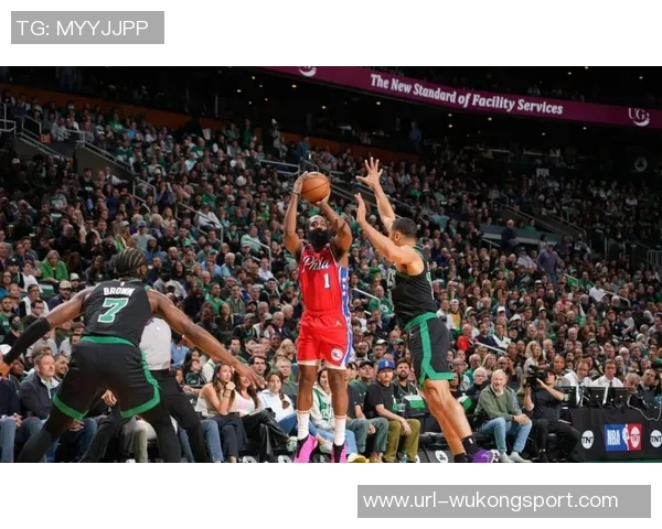 哈登全场表现亮眼贡献20分6板13助3断但7次失误影响球队节奏