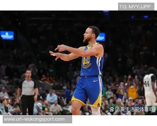 库里谈比赛开局表现不佳并分析队友对场上空间的影响