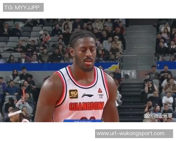 三球半场表现惨淡仅得5分正负值低至21引发热议 三球半场表现惨淡仅得5分正负值低至21引发热议