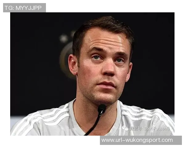 拉基蒂奇与诺伊尔阿萨莫阿合影穆勒赞叹组合实力强大