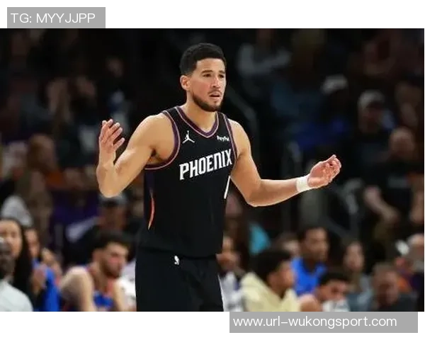 布克谈迈阿密天气变化迅速表示自己并未过于关注阴雨情况 布克谈迈阿密天气变化迅速表示自己并未过于关注阴雨情况