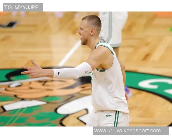 库里期待波津健康加盟称他是球队梦寐以求的中锋人选