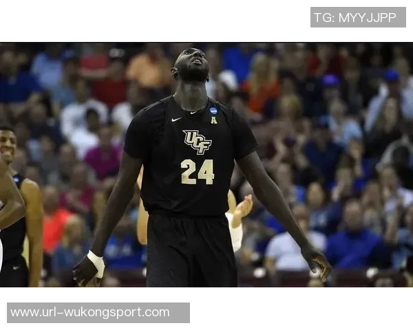 张佳玮本季卡斯尔命中率领跑全队对位球员表现大幅落后仅为36