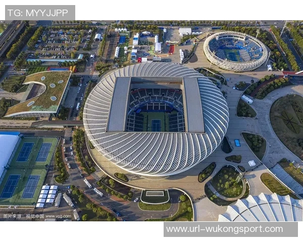 武汉体育中心改建为八万座专业球场助力城市体育发展与赛事承办